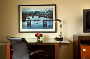 Paramount Hotel