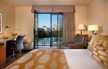 Paramount Hotel