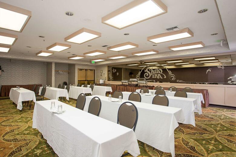 Hotel Shilo Inn Portland Airport