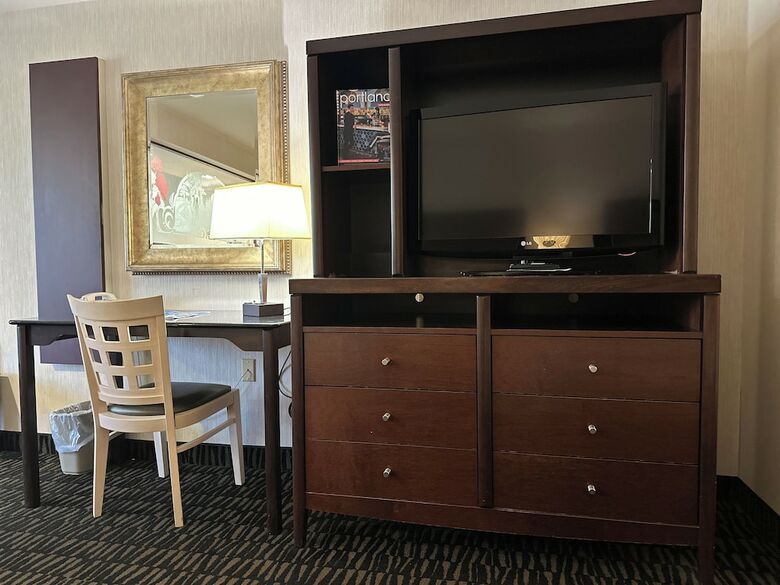 Hotel Shilo Inn Portland Airport