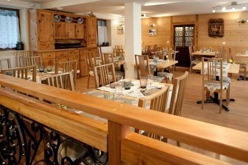 Chalet Et Hotel La Tarine