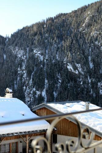 Chalet Et Hotel La Tarine