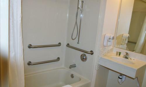 Hotel National Heritage Inn And Suites