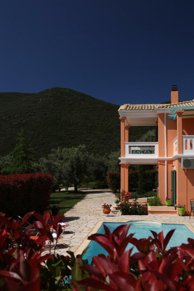 Pantheon & Danae Luxury Villas