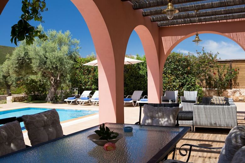Villas Armeno