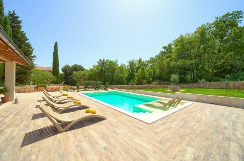 Villa Green Pearl