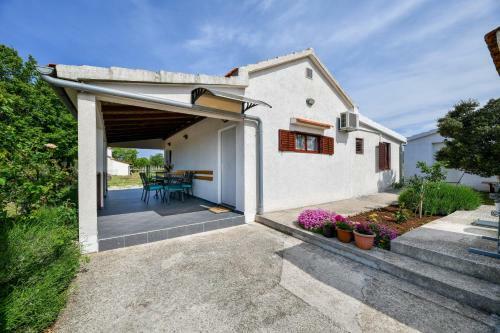 Country House Oasis