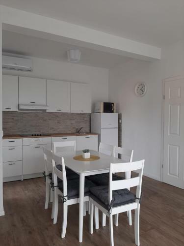 Apartamento Elegant Inn Gospi?