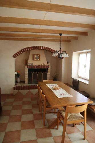 Weekend House In The Center Of Ka?telir