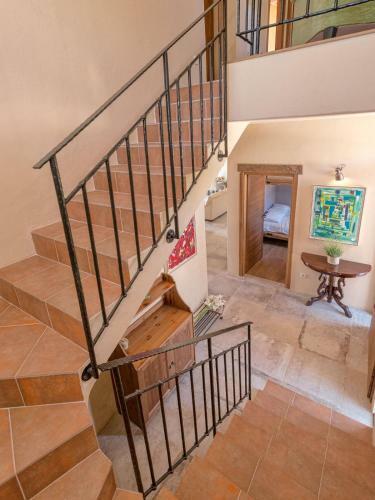 Maison En Pierre Situ�e � L'entr�e de La Ville de Hvar