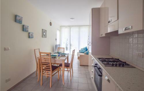 Beautiful Apartment In Isca Marina With 1 Bedrooms
