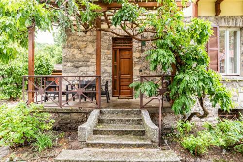 Apartamento Roomy '900 House Surrounded By Greenery With Parking!
