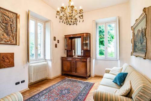 Apartamento Roomy '900 House Surrounded By Greenery With Parking!