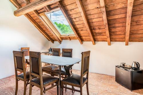 Apartamento Roomy '900 House Surrounded By Greenery With Parking!