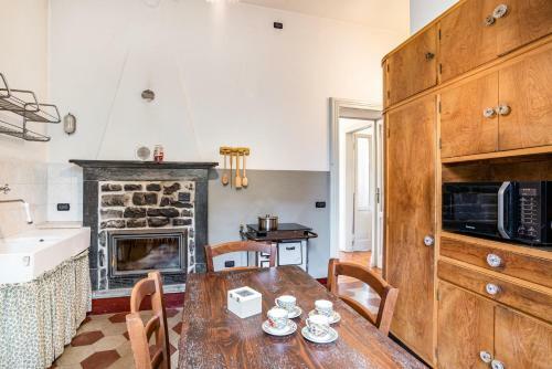 Apartamento Roomy '900 House Surrounded By Greenery With Parking!