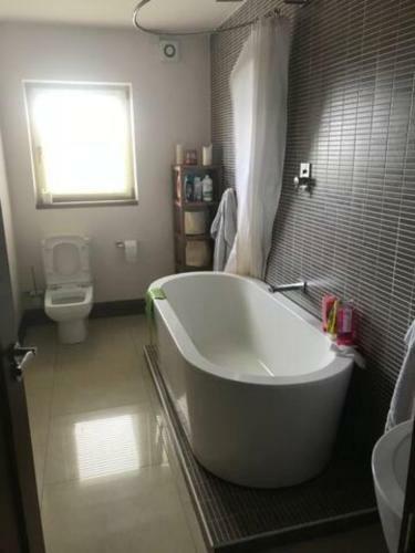 Villa Luxury Idyllic Lake View Setting With Hot Tub