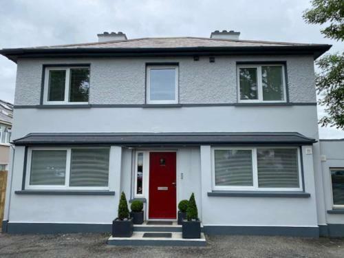 Location Location - Gorgeous 3 Bed Apartment In Killarney