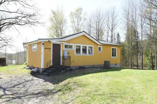 Nice Cottage With A View Of Teakerssjon