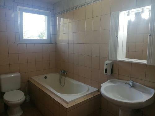 Hostal Pensiunea Cezara