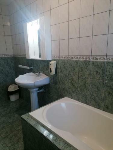 Hostal Pensiunea Cezara