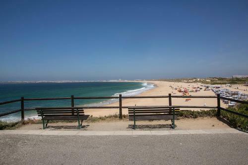 Vista Espectacular Playa De Supertubos, Peniche