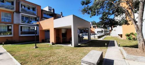 Lastenia Apart
