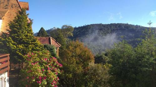 Lindo Chal� Com Vista Para Campos Do Jord�o