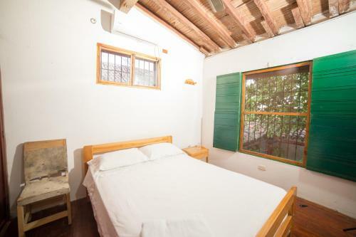 Hostal Casa Serrano - Callej�n de Don Blas Hab. Yaya