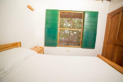Hostal Casa Serrano - Callej�n de Don Blas Hab. Yaya