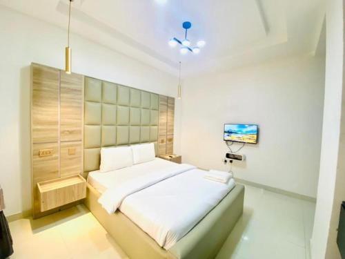 3 Bedrooms Luxury Apartments With Pool Lekki Phase 1