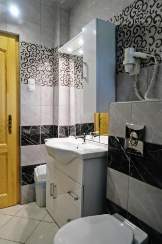 Magyar Apartmanh�z Iv.
