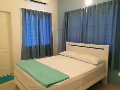 Santorini 4 Bedrooms Full Air Cond Entire Home