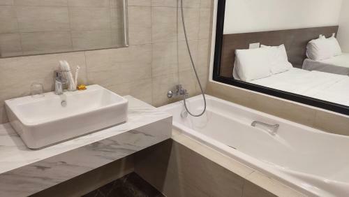 Apartamento C?n H? Flc Sea Tower Quy Nh?n