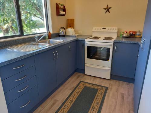 Palm Retreat - Matarangi Holiday Home