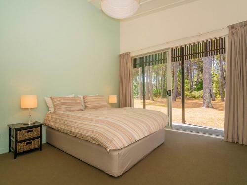 The Golden Hideaway - Matarangi Holiday Home