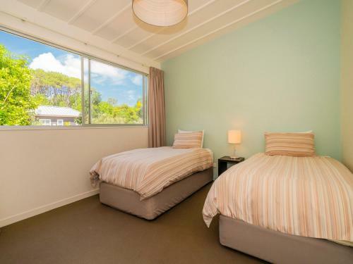 The Golden Hideaway - Matarangi Holiday Home