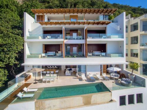 New Oceanfront Luxury Villa In Puerto Vallarta