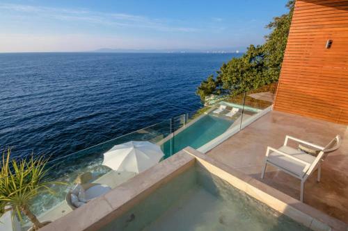 New Oceanfront Luxury Villa In Puerto Vallarta