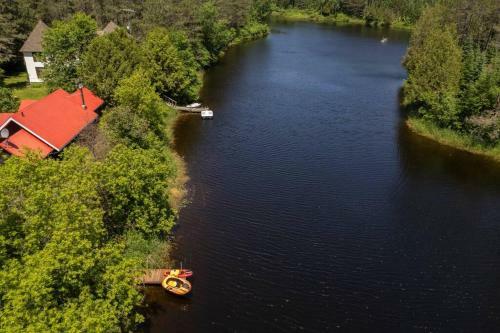 Chic Boh�me, Bord de Lac Priv�, 30min de Tremblant