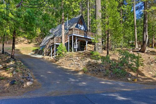 Dreamy Woodland Hideaway Grills, Fire Pit!