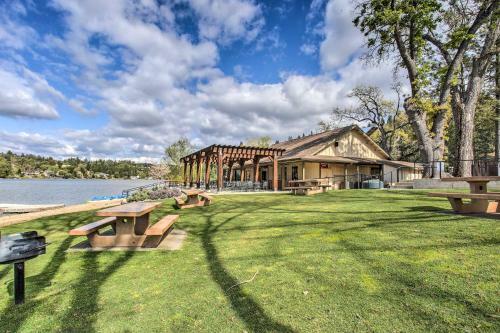 Stunning Groveland Home With Outdoor Kitchen!