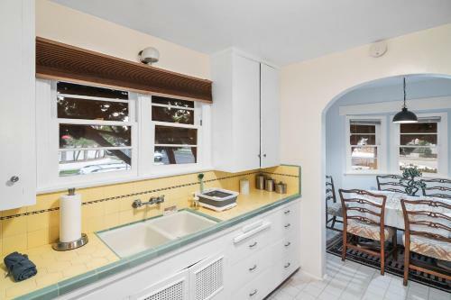 Classic Hb Home On Huge Corner Lot