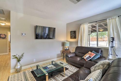 Joshua Tree Escape With Private Yard And Hot Tub!
