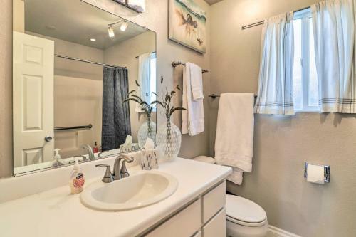 Joshua Tree Escape With Private Yard And Hot Tub!