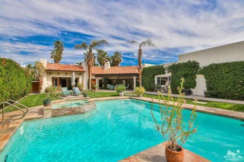 Laquinta Escape