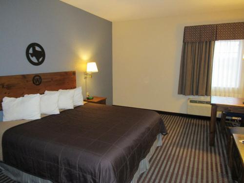 Atria Hotel And Rv