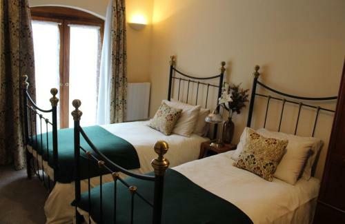 Hostal Holly Lodge Country Guest House