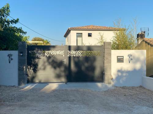 Magnifique Villa Avec Piscine 900m de La Plage