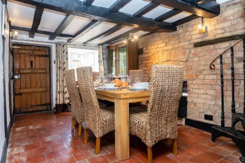 Two Pound Cottage By Cliftonvalley Apartments
