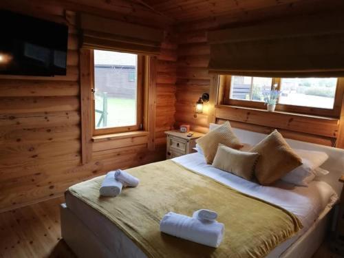 Le Log Cabin 18